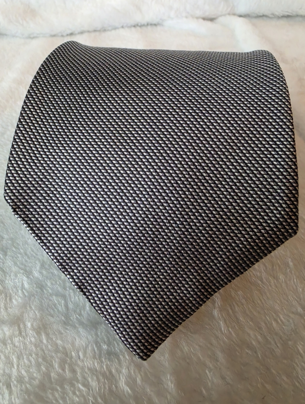 Brooks Brothers Makers Men's Silk Necktie Black Grey Geometric Textured Look Tie
